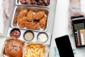 Uber kurumsal yemek pazarı için ezCater platformunu 2,3 milyar dolara satın alıyor